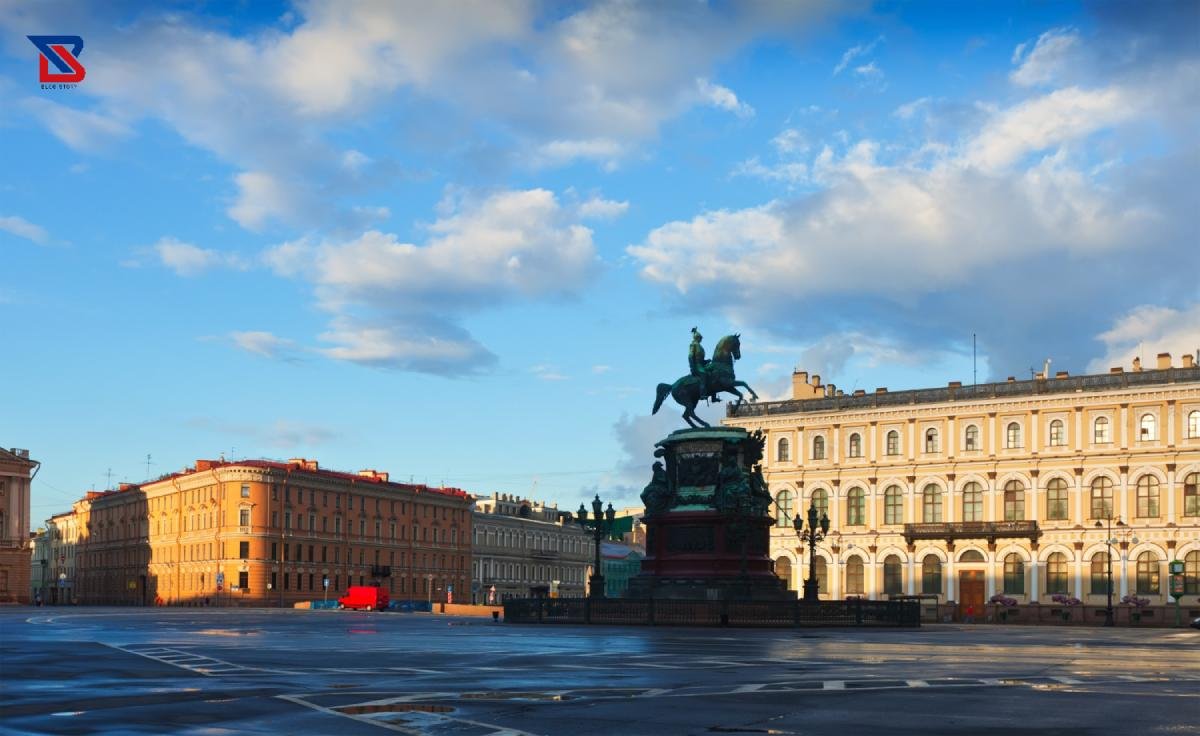 Trafalgar Square Enduring Charm: Journey Through Time and Culture